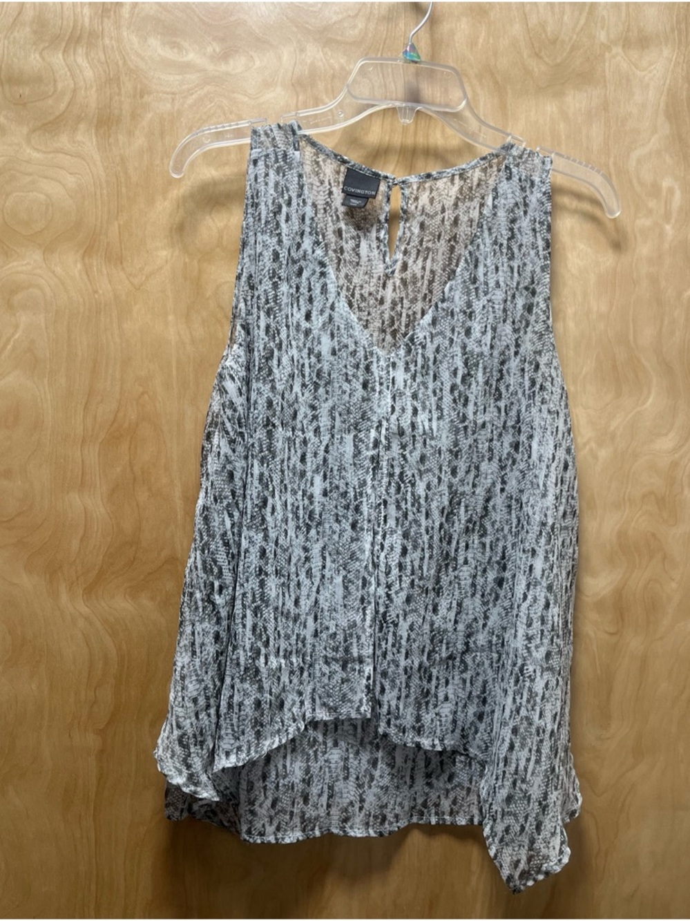 Covington Black & White Printed V-Neck Sleeveless Top
